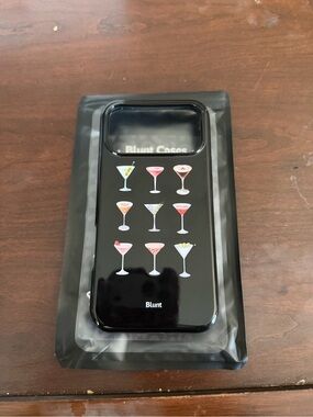 Blunt iPhone 17 pro max case (Martini)